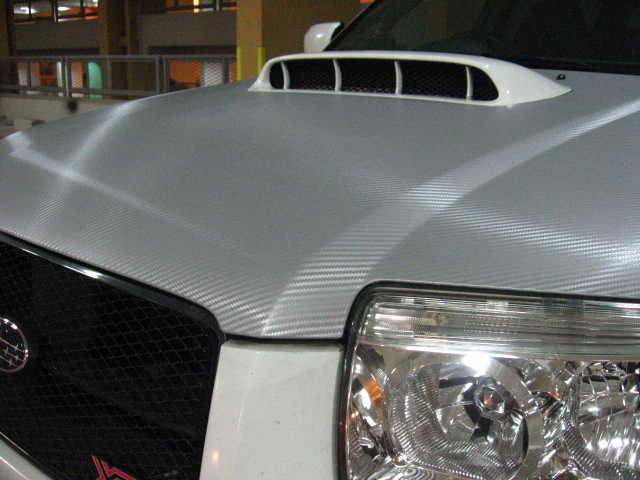 Bonnet (Forester) -Silver CF Close up